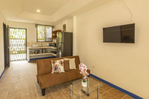 Armonia #6 Spacious Beachside 2BR Apartment in the Heart of Coco, Coco